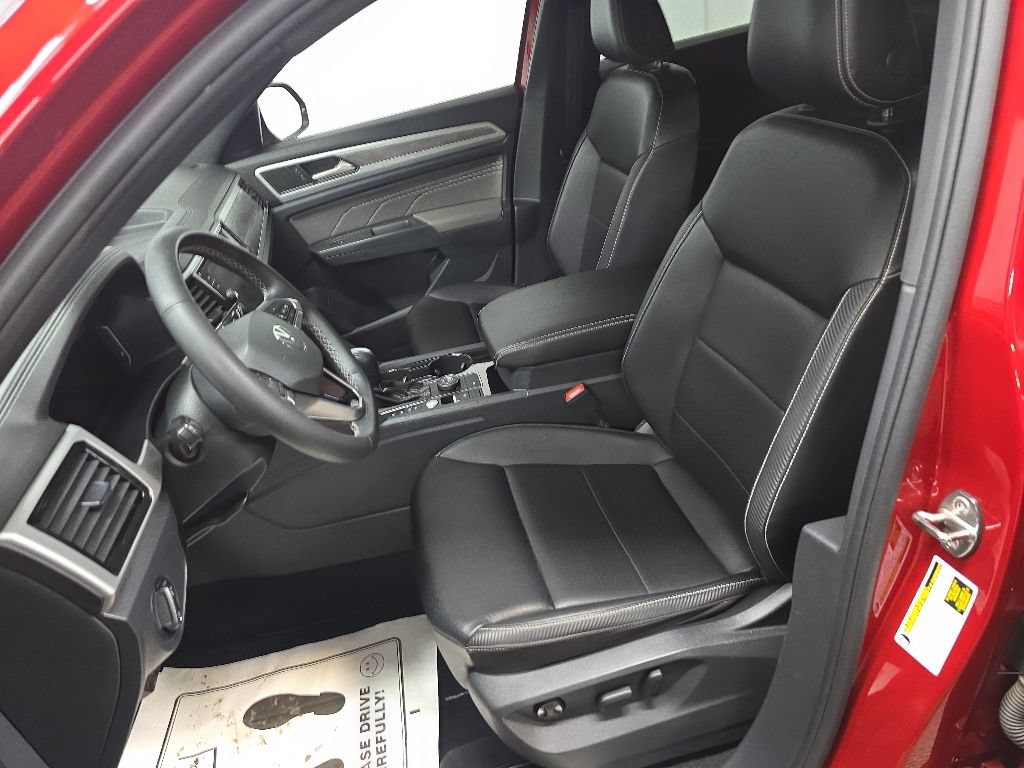Used 2022 Volkswagen Atlas Cross Sport SE w/ Black Wheel Package AWD/4WD image 29