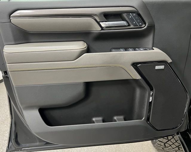 Used 2024 Chevrolet Silverado 2500 ZR2 w/ Technology Package image 24