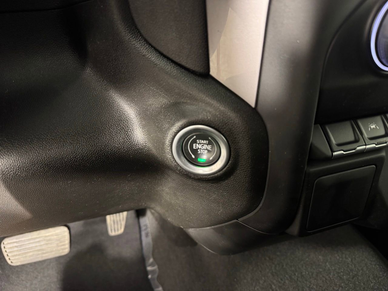 Used 2022 Chevrolet Silverado 1500 Custom w/ LPO, Dark Essentials Package image 18