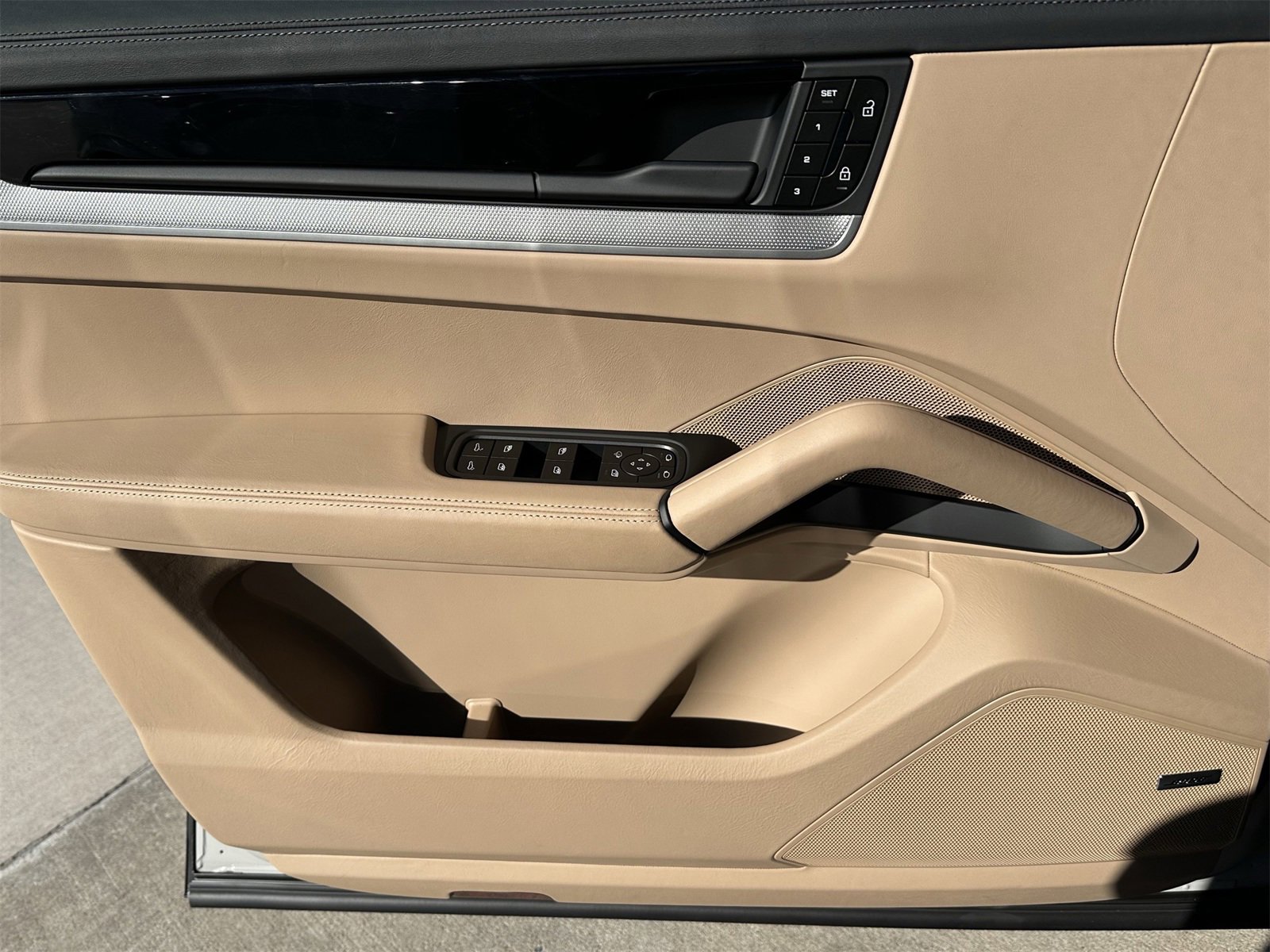 New 2026 Porsche Cayenne Coupe image 15