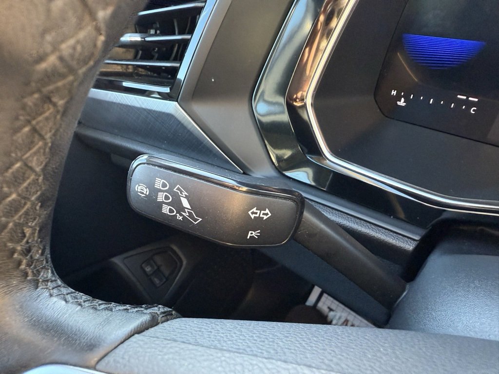 Used 2024 Volkswagen Jetta SE image 43