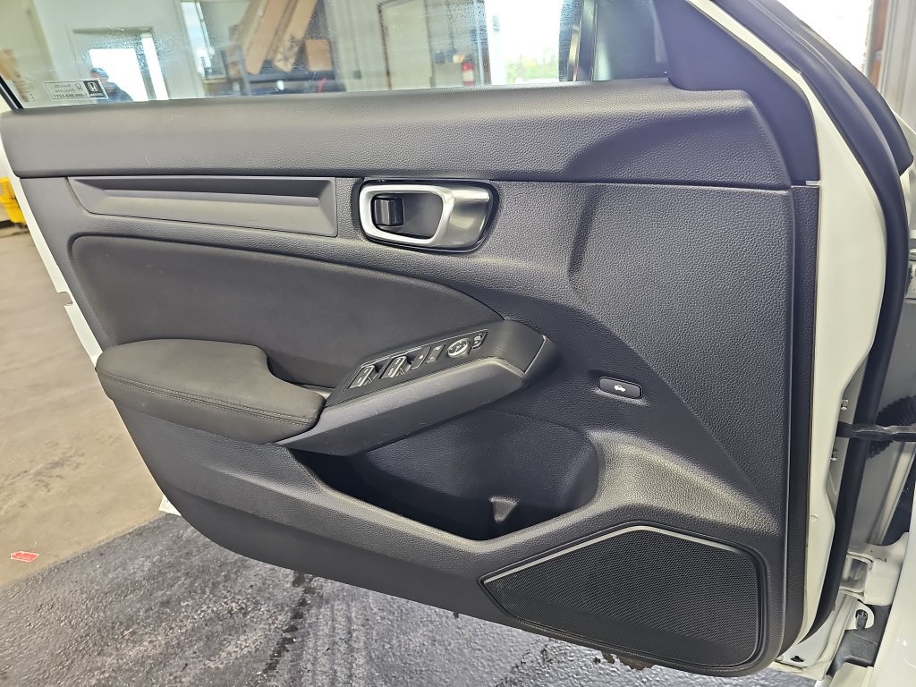 Used 2025 Honda Civic Sport image 40