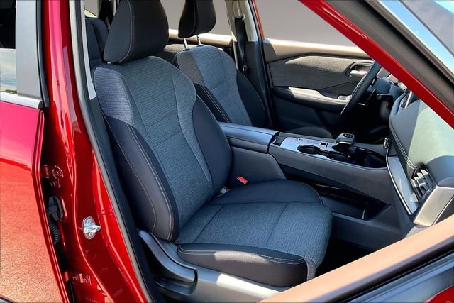 Used 2023 Nissan Rogue SV FWD image 24