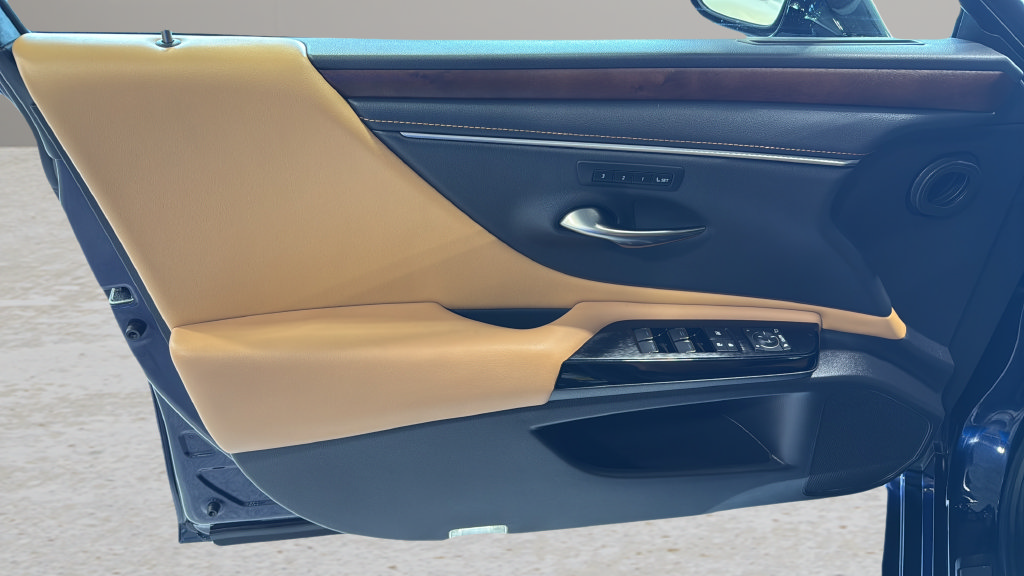 Certified 2023 Lexus ES 350 w/ Premium Package FWD image 18