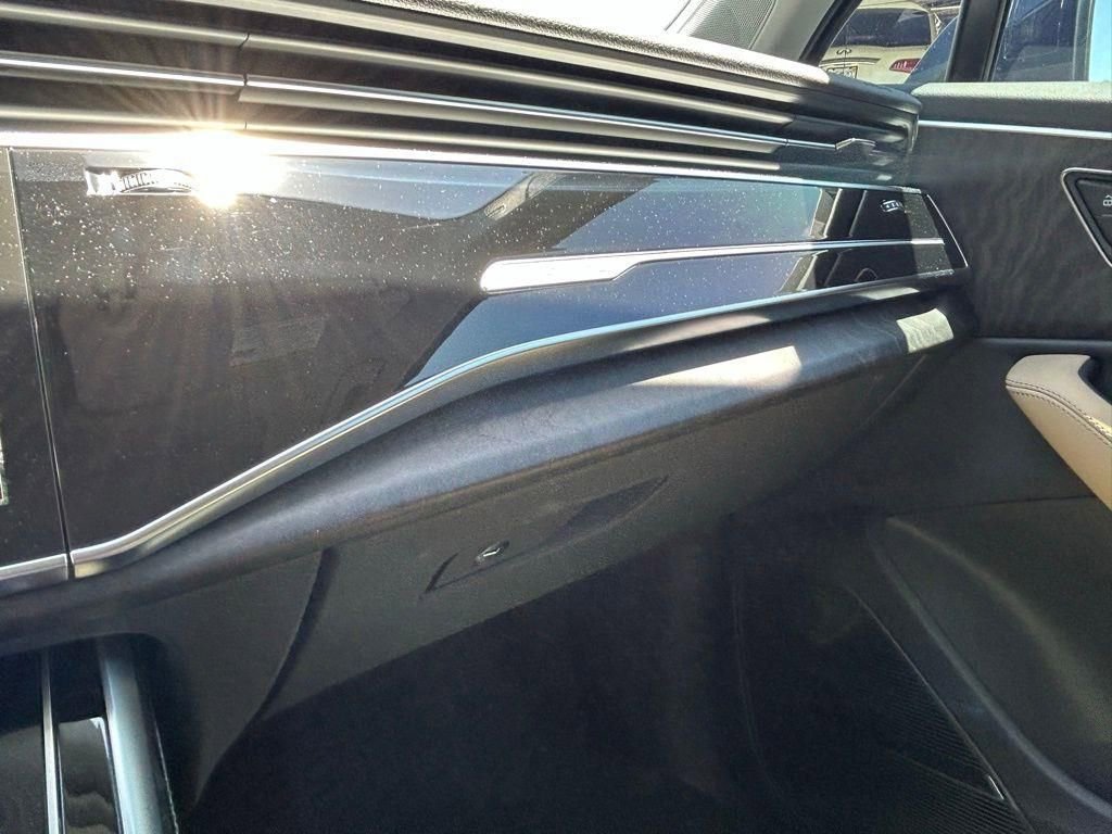Used 2025 Audi Q7 3.0T Premium Plus image 16