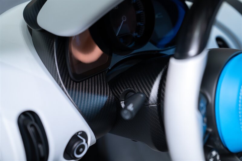 Used 2022 Bugatti Chiron Super Sport AWD/4WD image 24