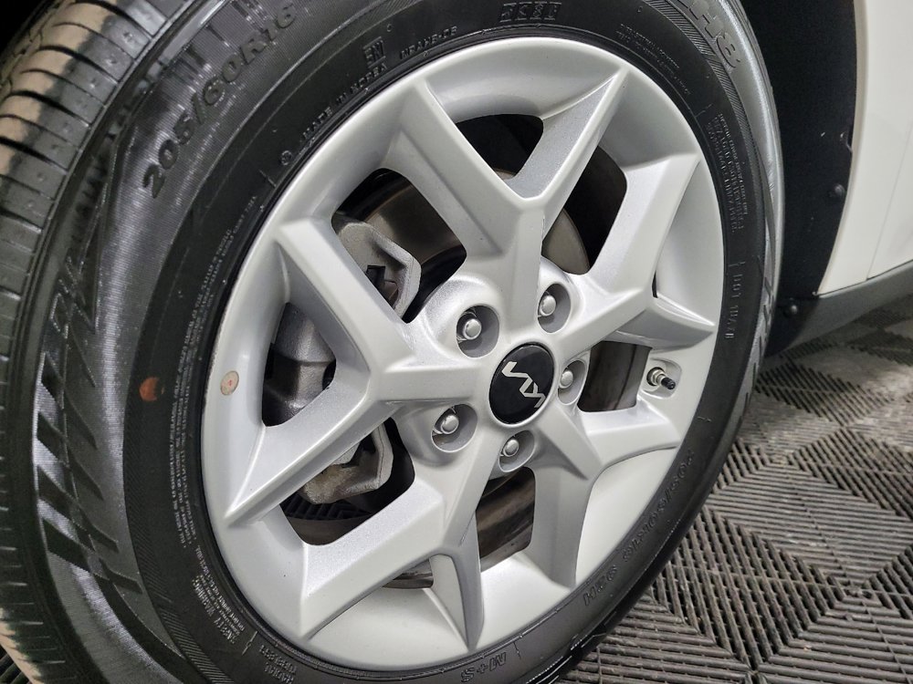 Used 2025 Kia Soul S FWD image 31