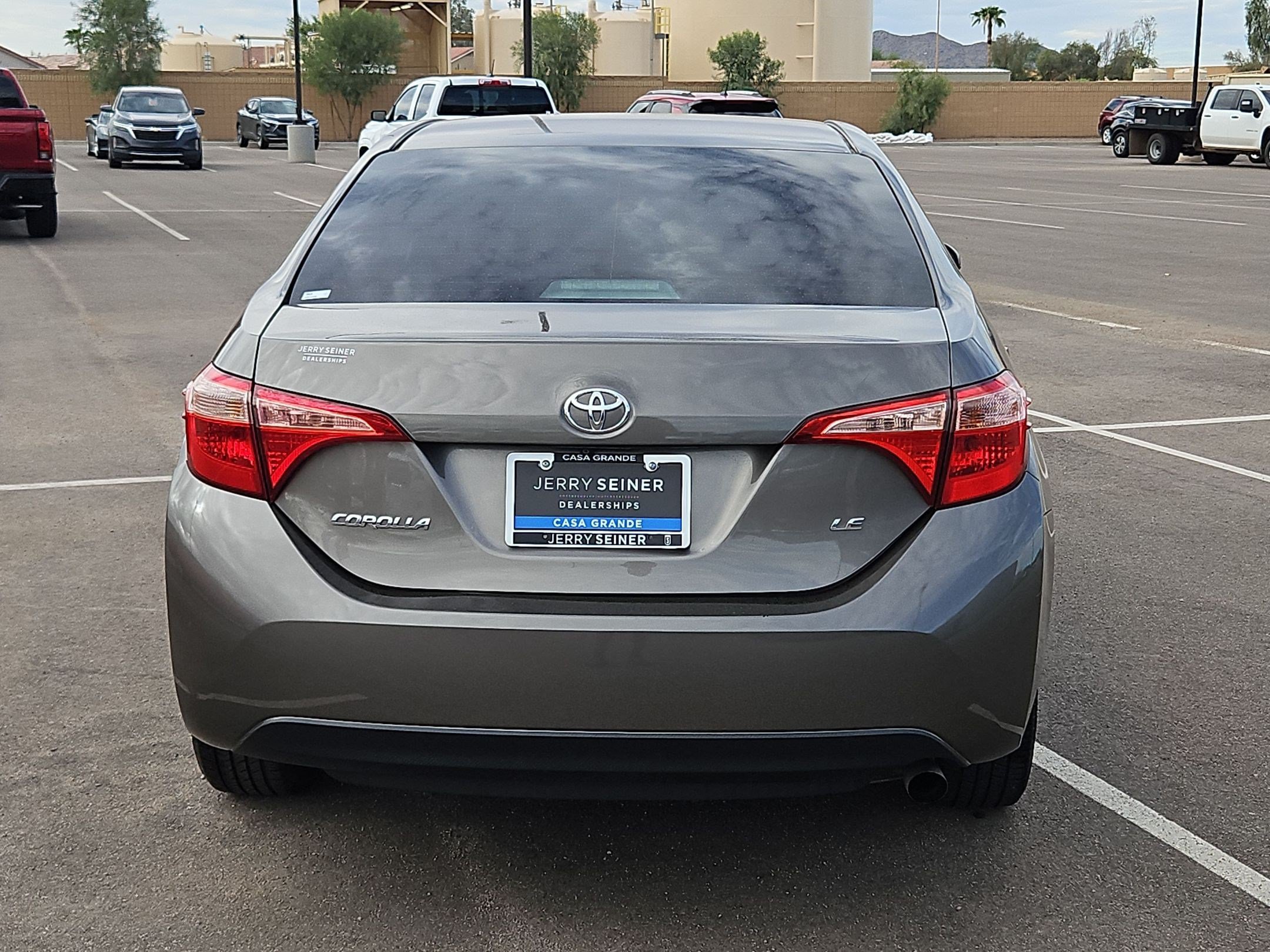 Used 2018 Toyota Corolla LE w/ Carpet Mat Package (TMS) FWD image 4