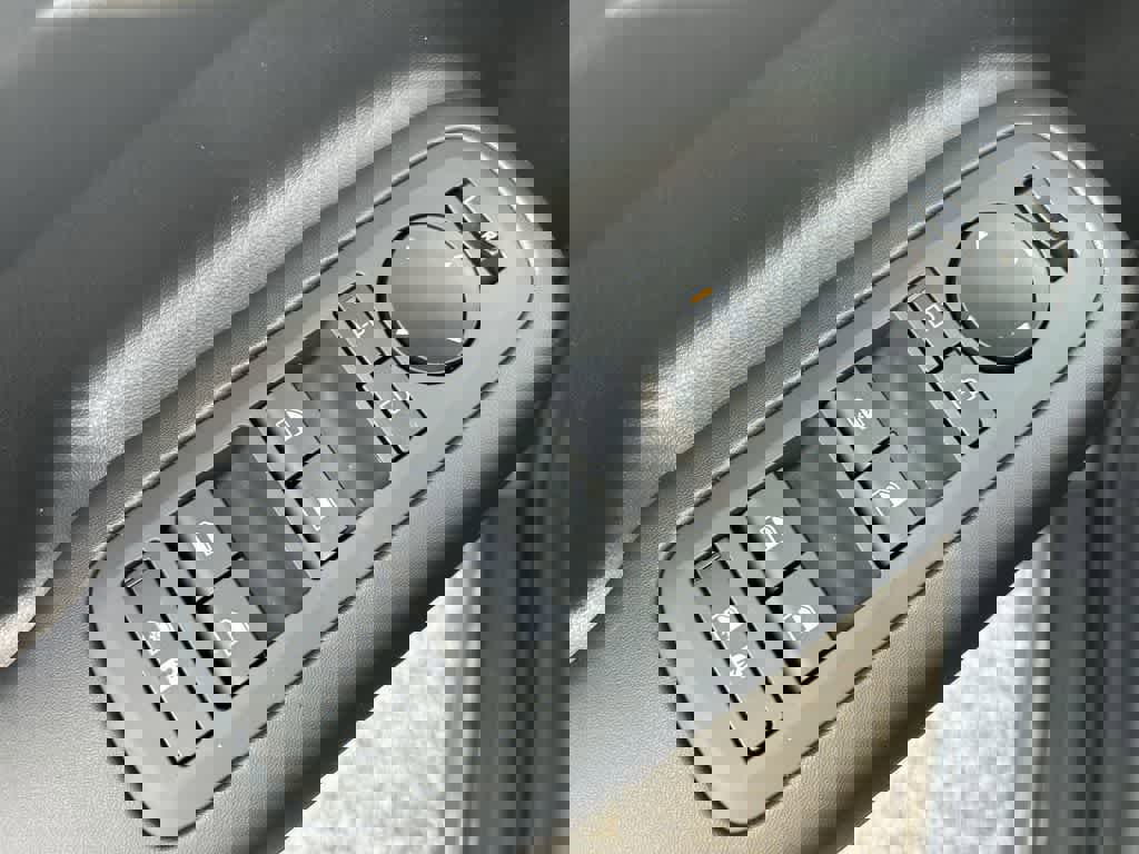 New 2025 Hyundai Santa Fe SE image 18