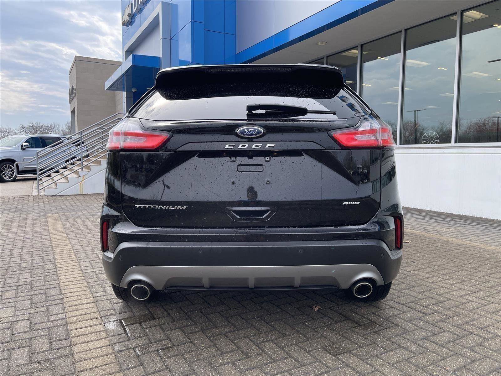 Used 2024 Ford Edge Titanium AWD/4WD image 4