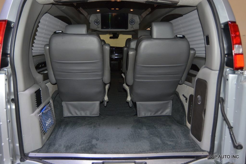 Used 2020 GMC Savana 2500 Extended w/ Enhanced Convenience Package image 19
