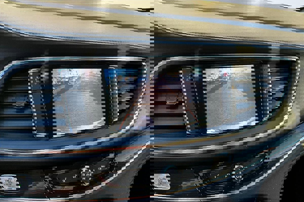 Used 2019 Buick Enclave Essence image 21