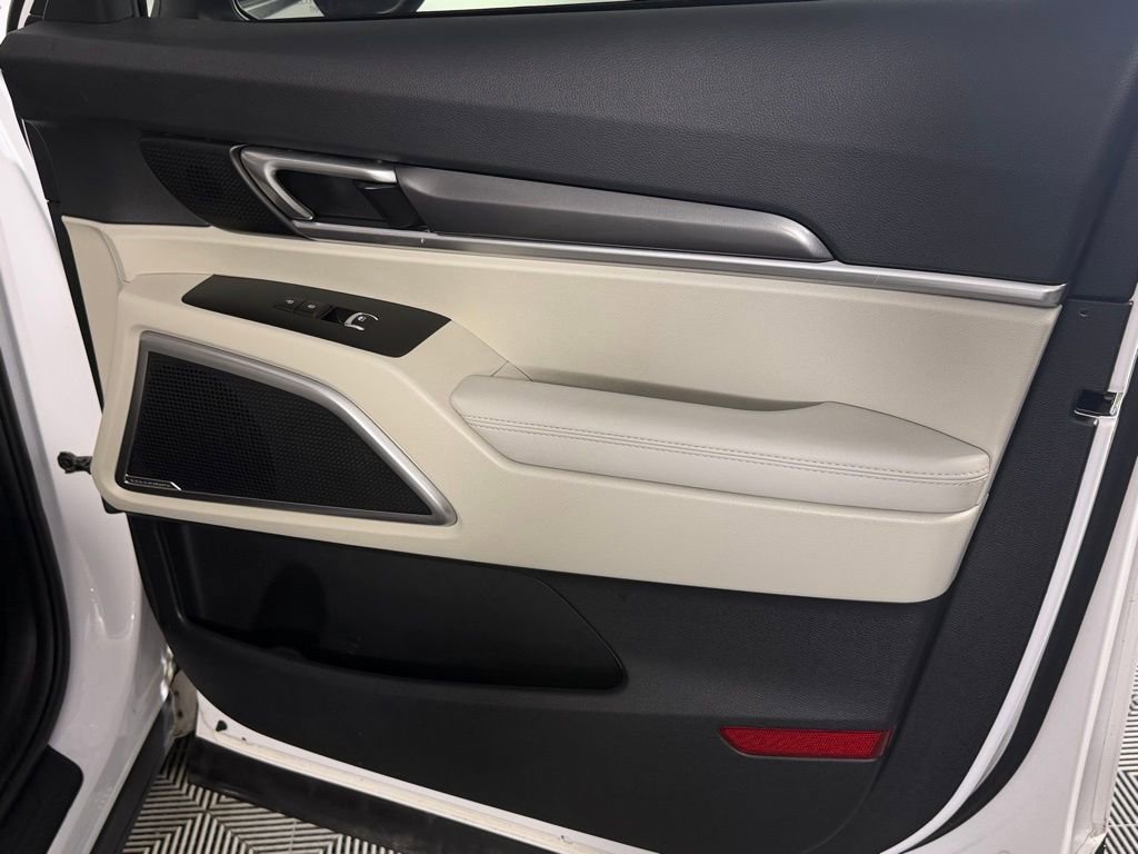 Used 2024 Kia Telluride S image 31