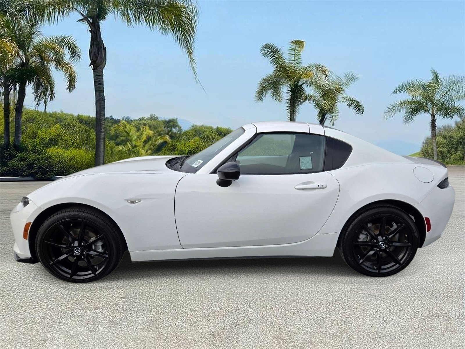 Used 2020 MAZDA MX-5 Miata RF Club RWD image 2