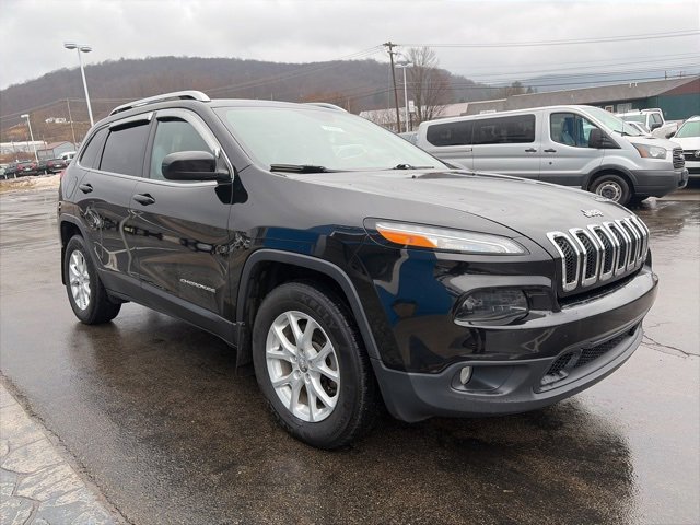 Used 2017 Jeep Cherokee Latitude w/ Cold Weather Group image 3