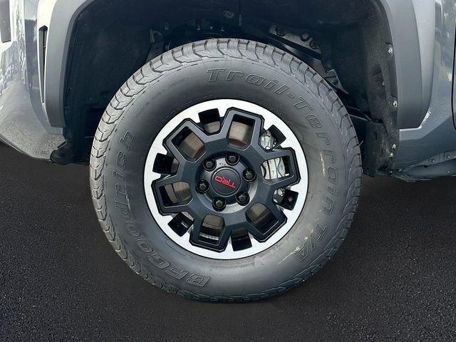 Used 2024 Toyota Tacoma TRD Off-Road image 28