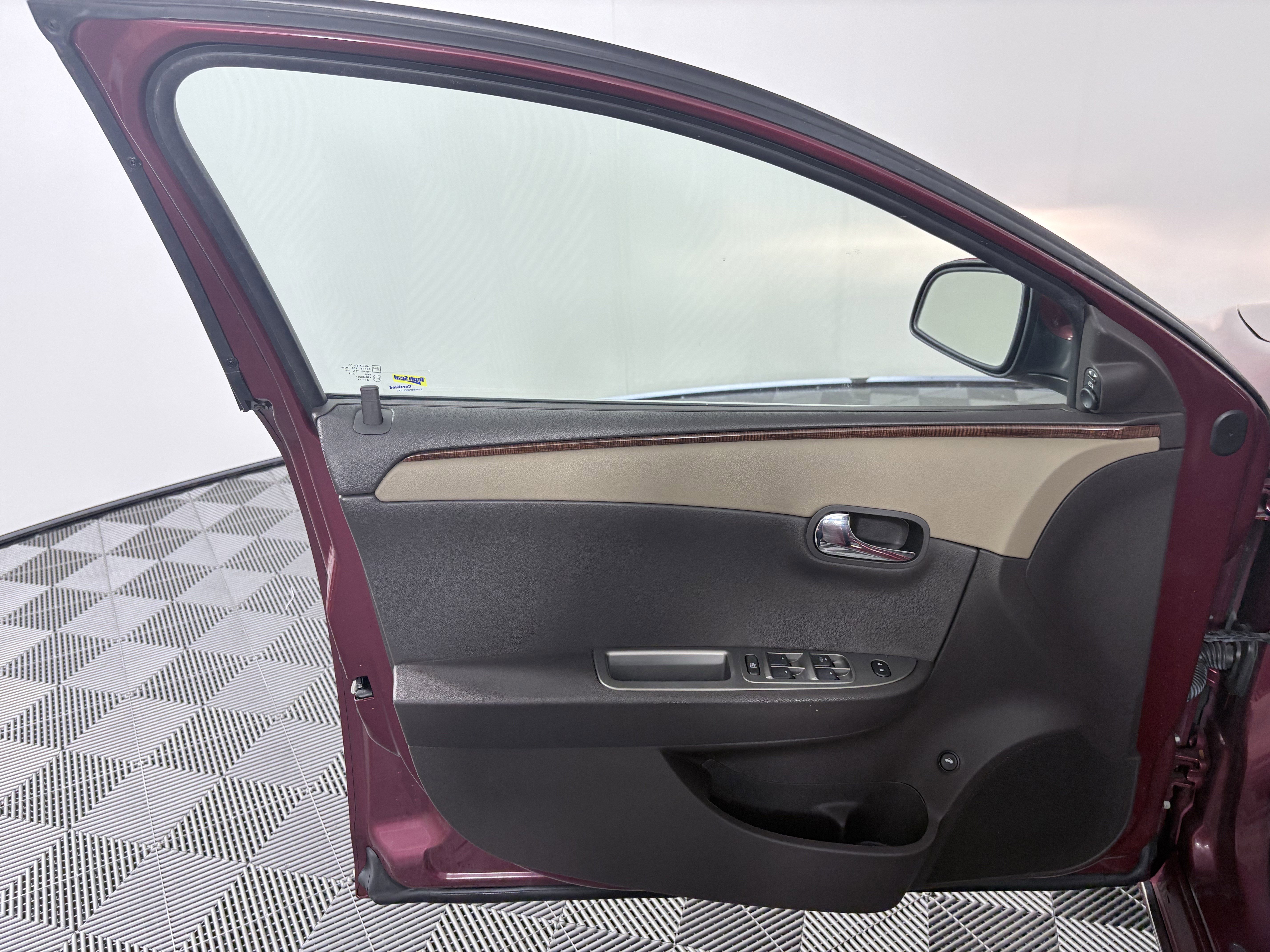 Used 2009 Chevrolet Malibu LTZ w/ Rear Power Package image 14