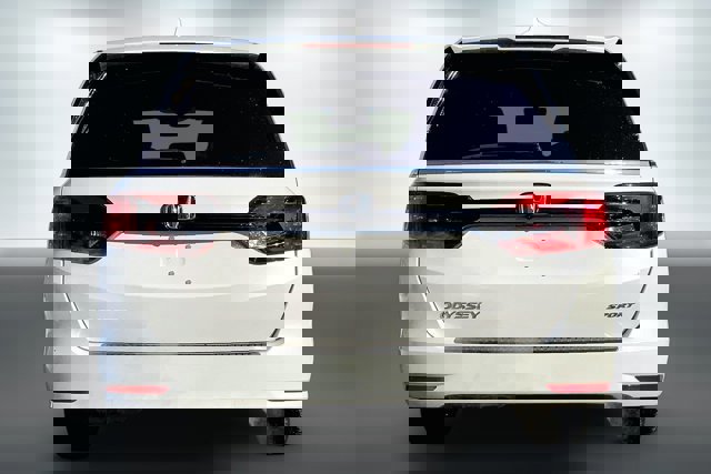 Used 2023 Honda Odyssey Sport image 3