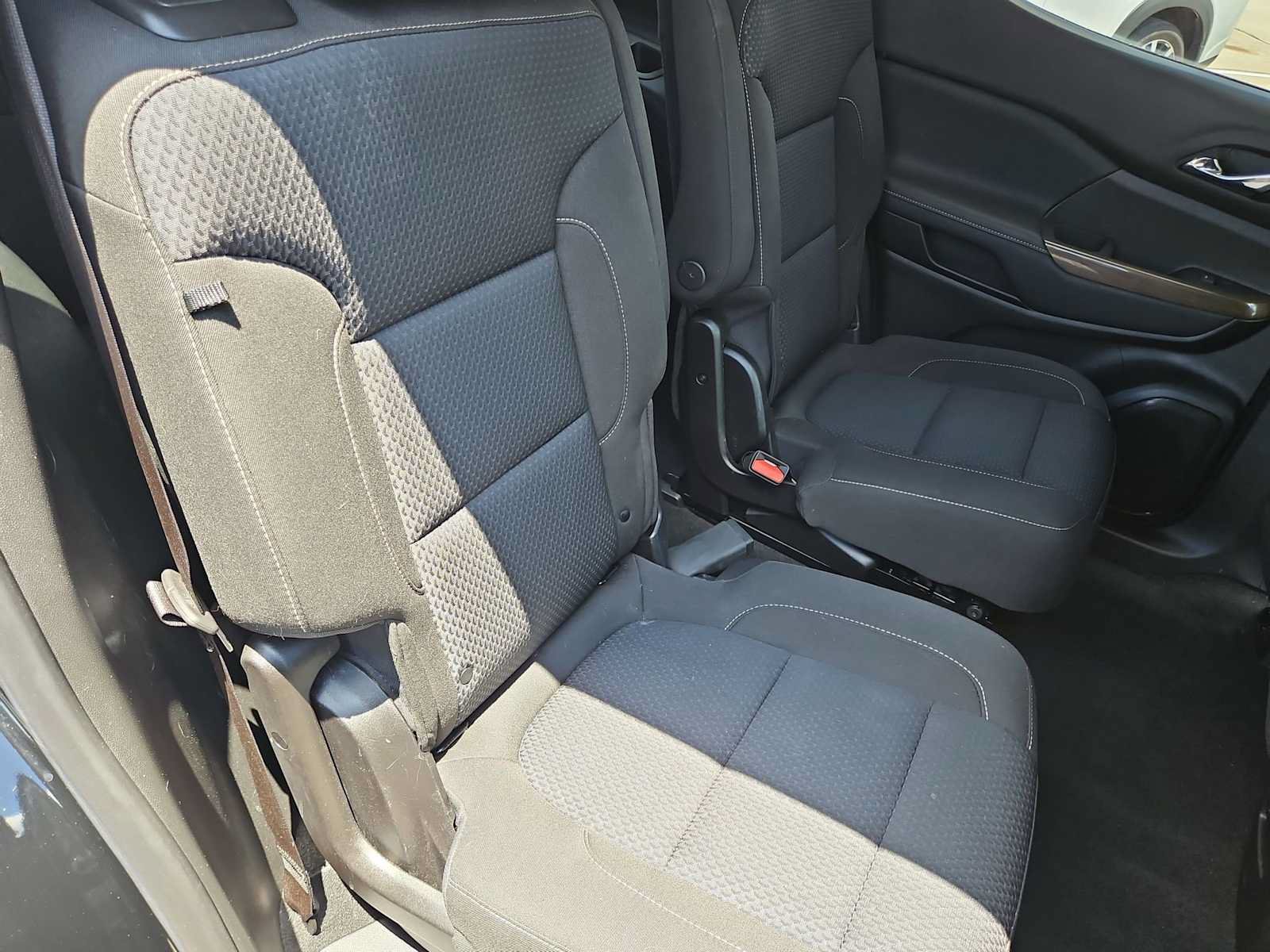 Certified 2023 GMC Acadia SLE w/ Driver Convenience Package FWD image 20