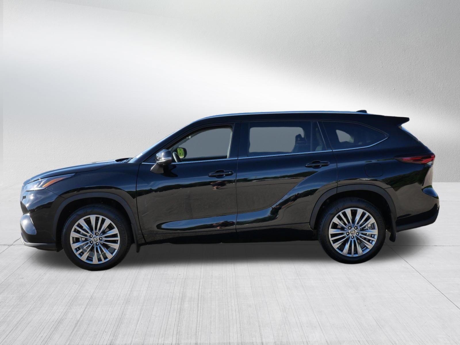 Certified 2026 Toyota Highlander Platinum AWD/4WD image 5