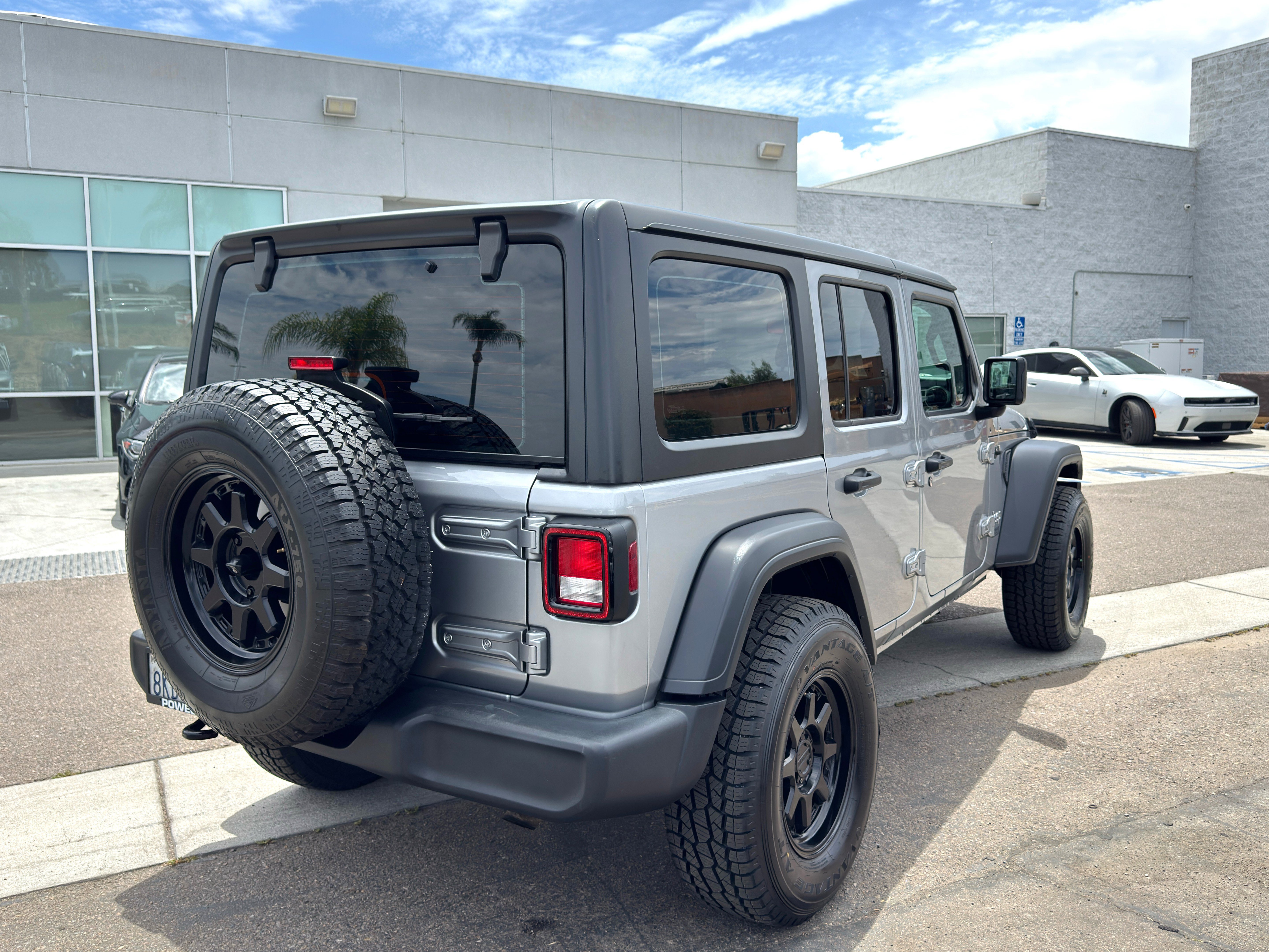 Used 2018 Jeep Wrangler Unlimited Sport AWD/4WD image 4