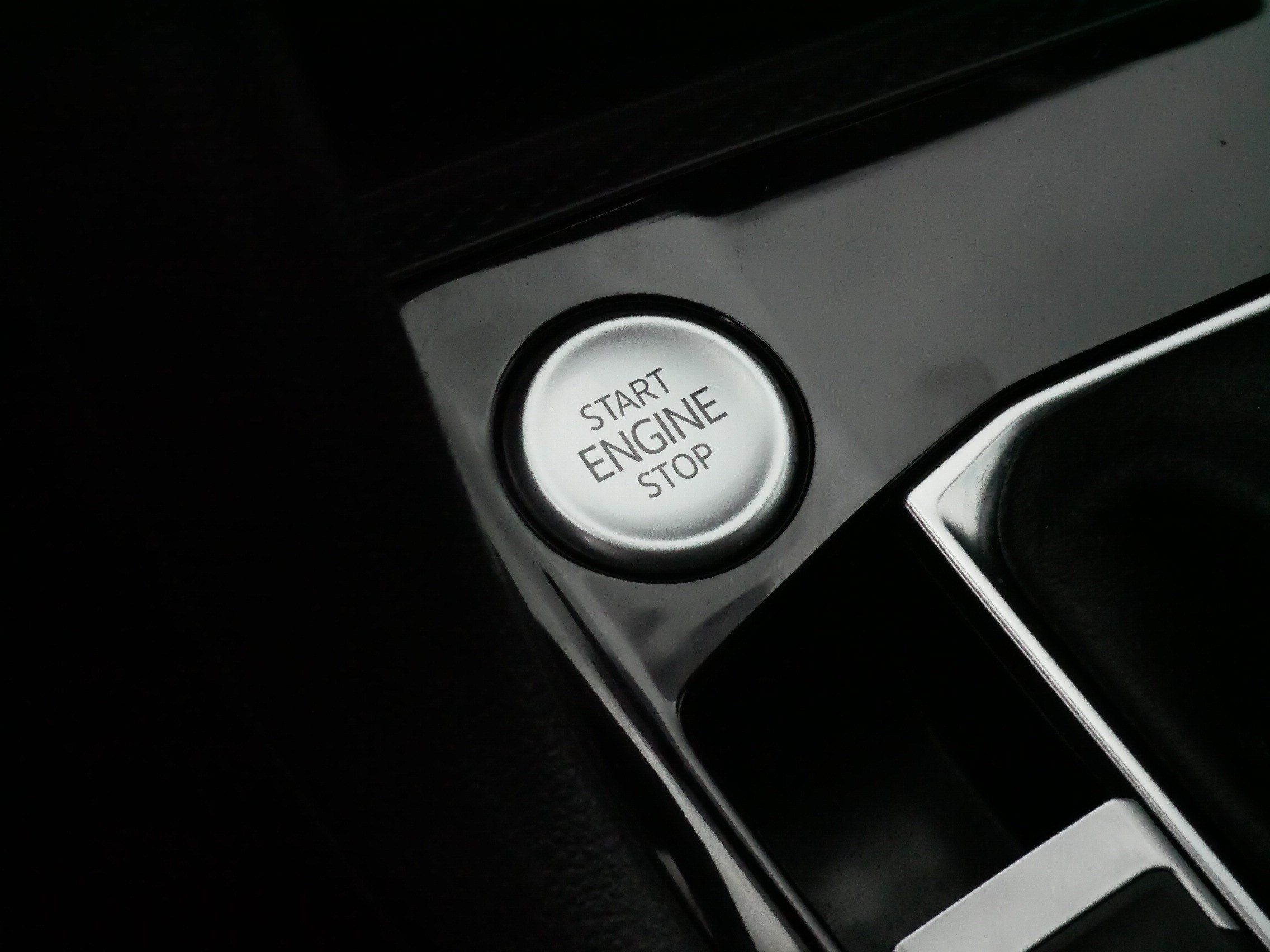 Certified 2024 Volkswagen Taos SEL AWD/4WD image 28
