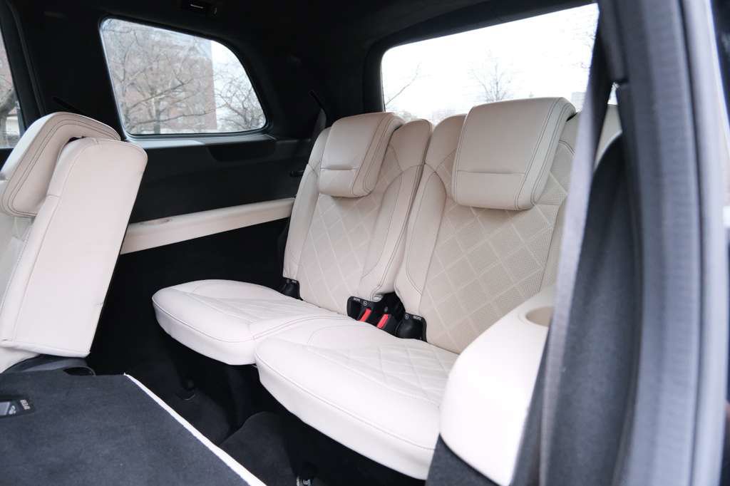 Used 2017 Mercedes-Benz GLS 550 4MATIC image 24