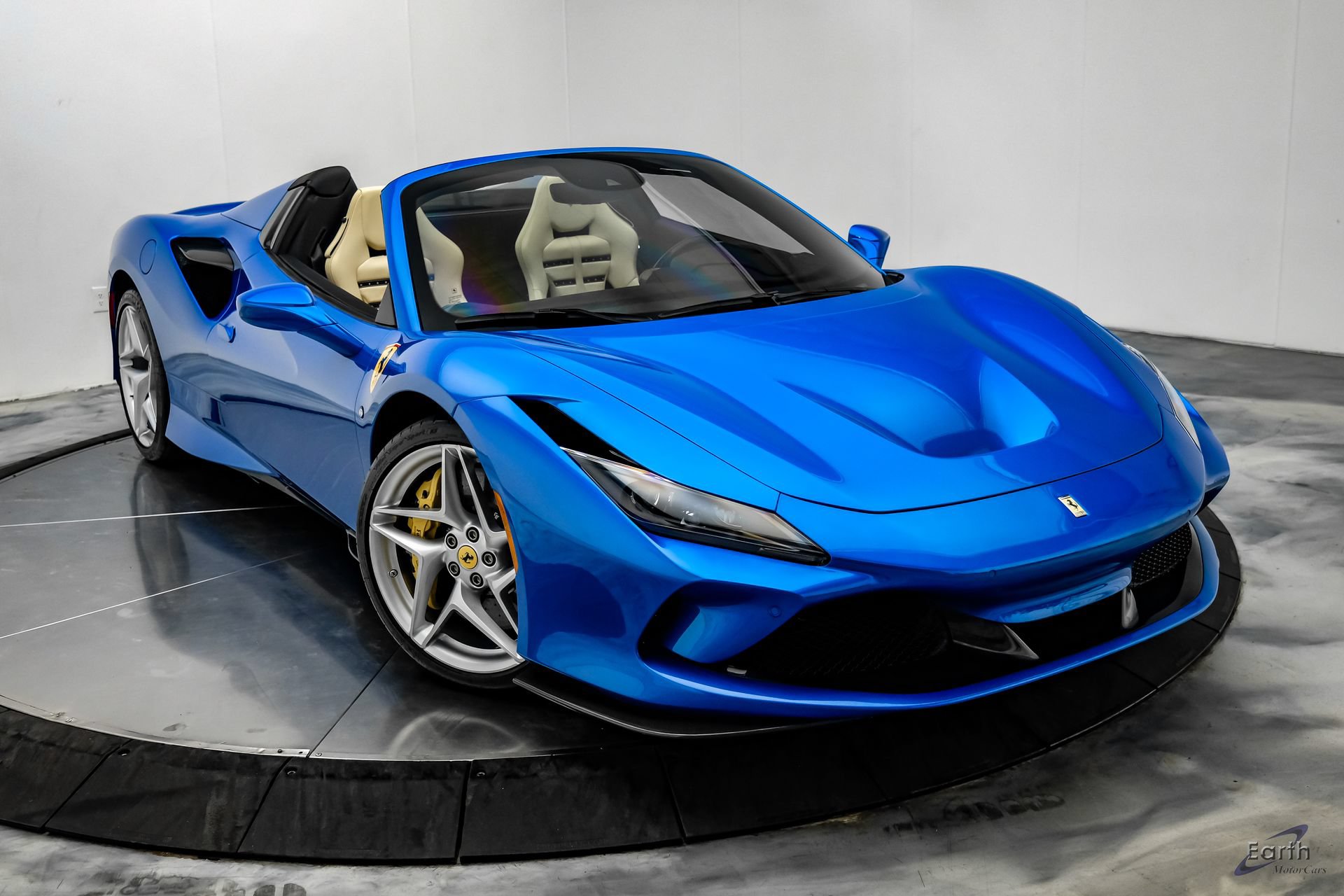 Used 2023 Ferrari F8 Tributo RWD image 33