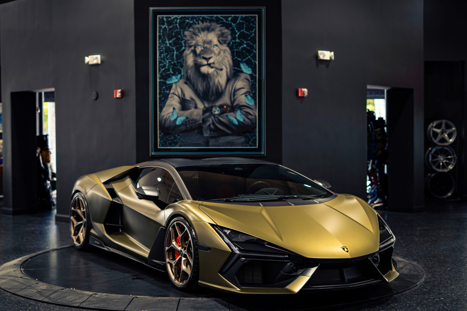 Used 2025 Lamborghini Revuelto AWD/4WD image 11
