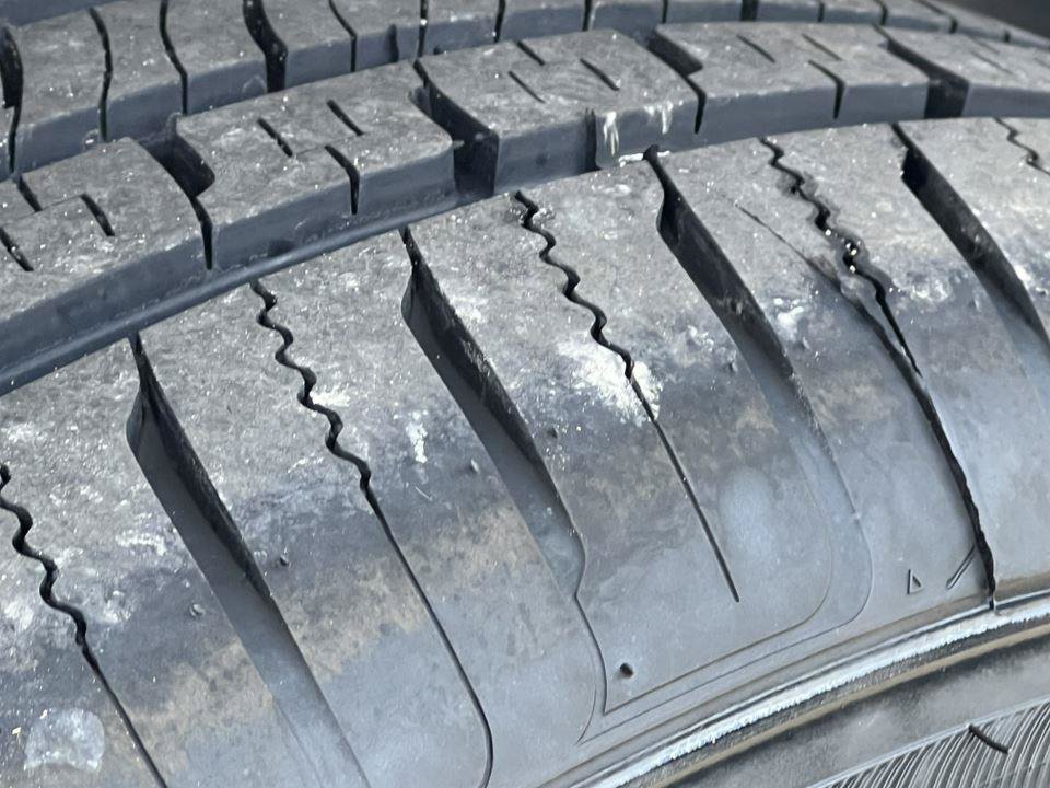 Used 2025 RAM 1500 Laramie AWD/4WD image 9