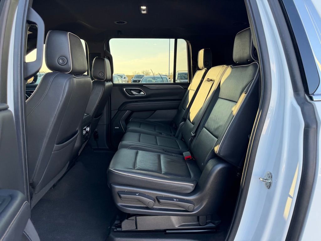 Used 2022 GMC Yukon XL SLT image 17
