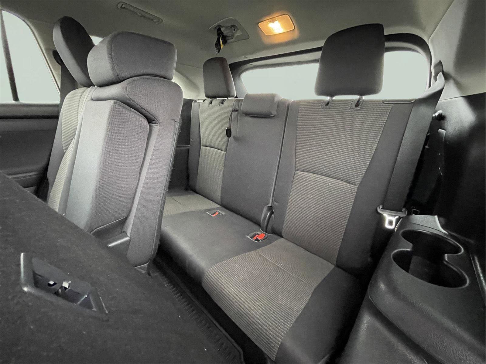 Used 2021 Toyota Highlander LE image 17