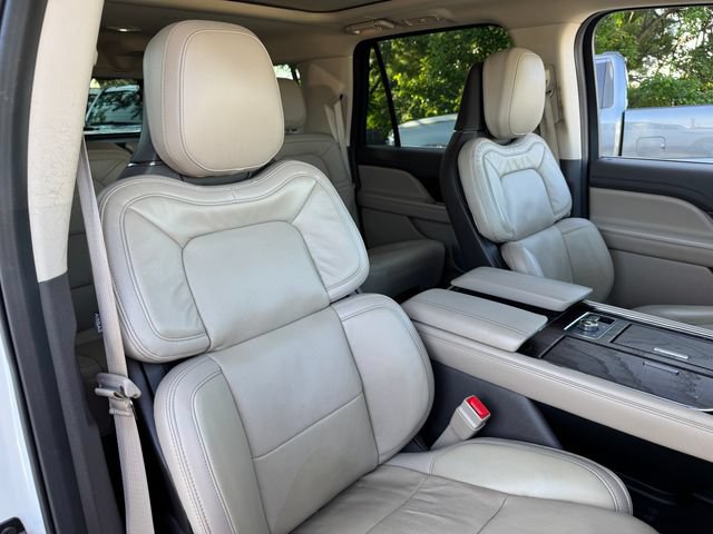 Used 2023 Lincoln Navigator L Reserve AWD/4WD image 23