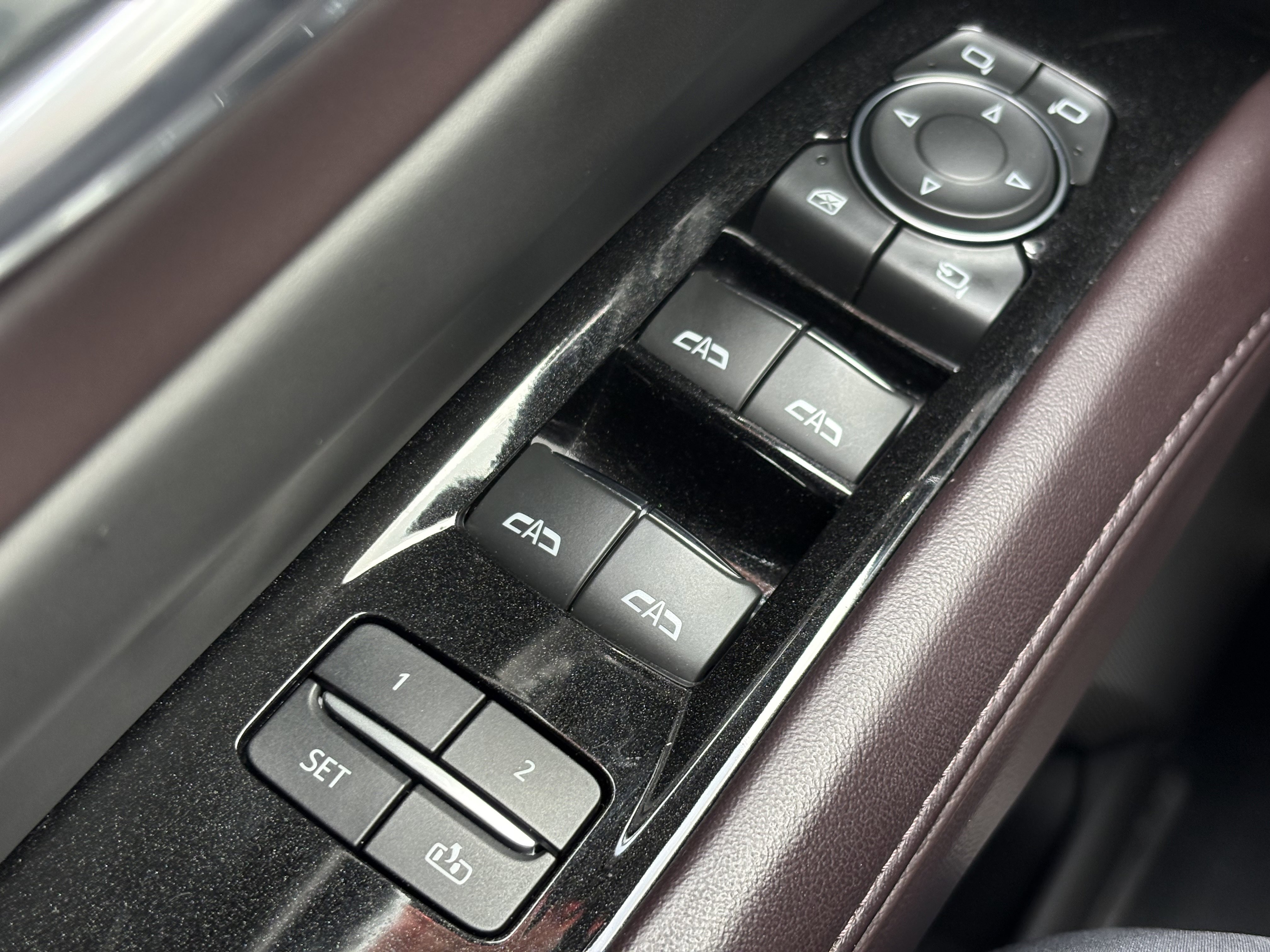 Used 2023 Cadillac Escalade ESV V AWD/4WD image 37