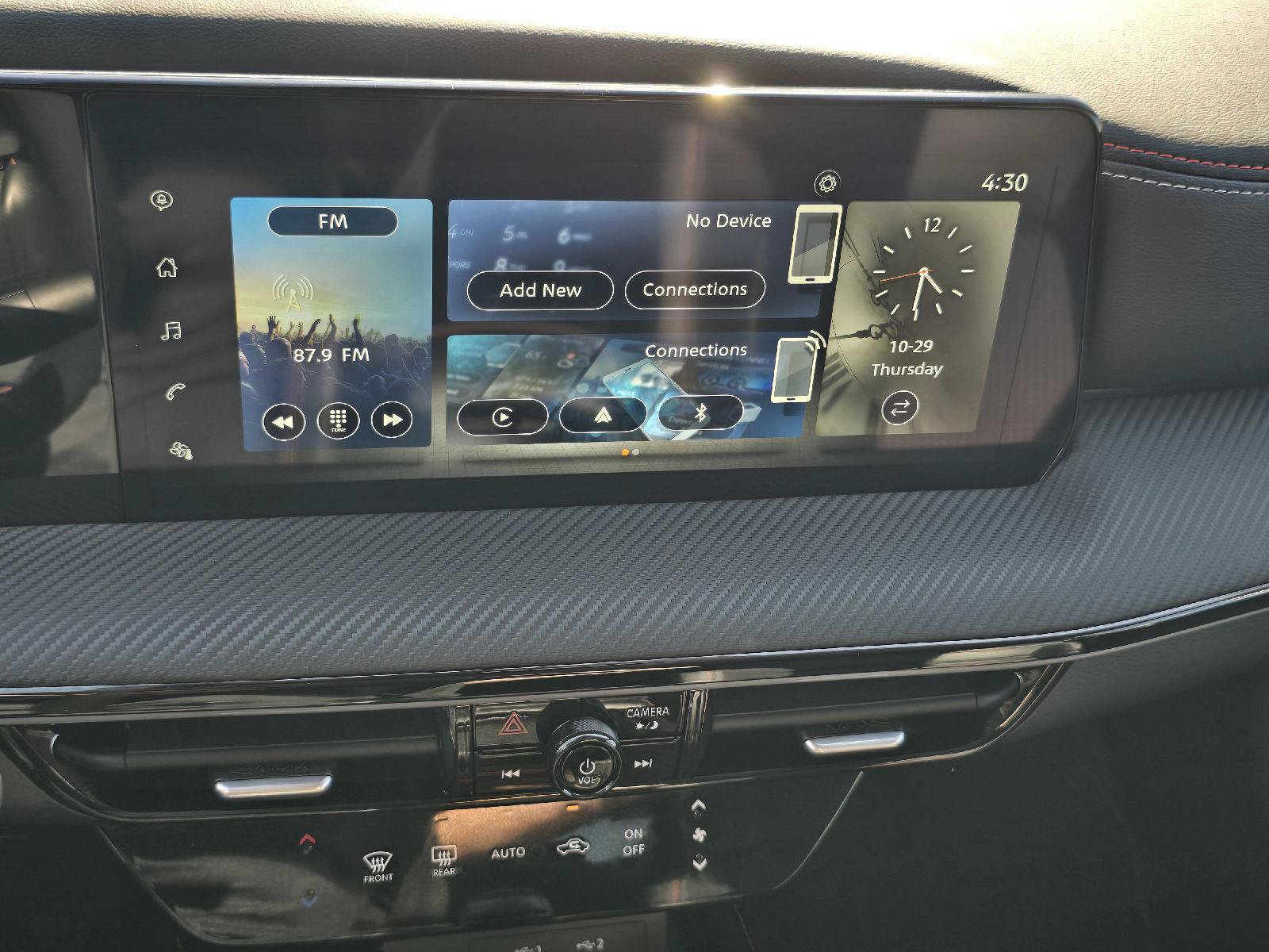 Used 2025 Nissan Kicks SR FWD image 20