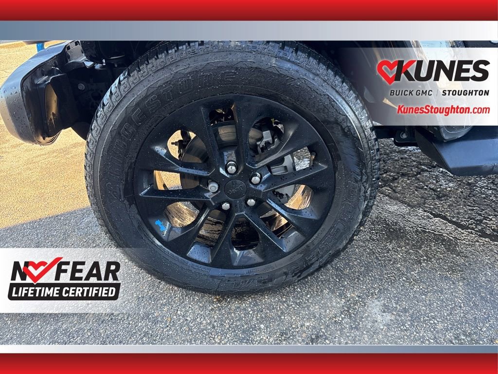 Used 2023 Jeep Wrangler Unlimited Sahara w/ Cold Weather Group image 16