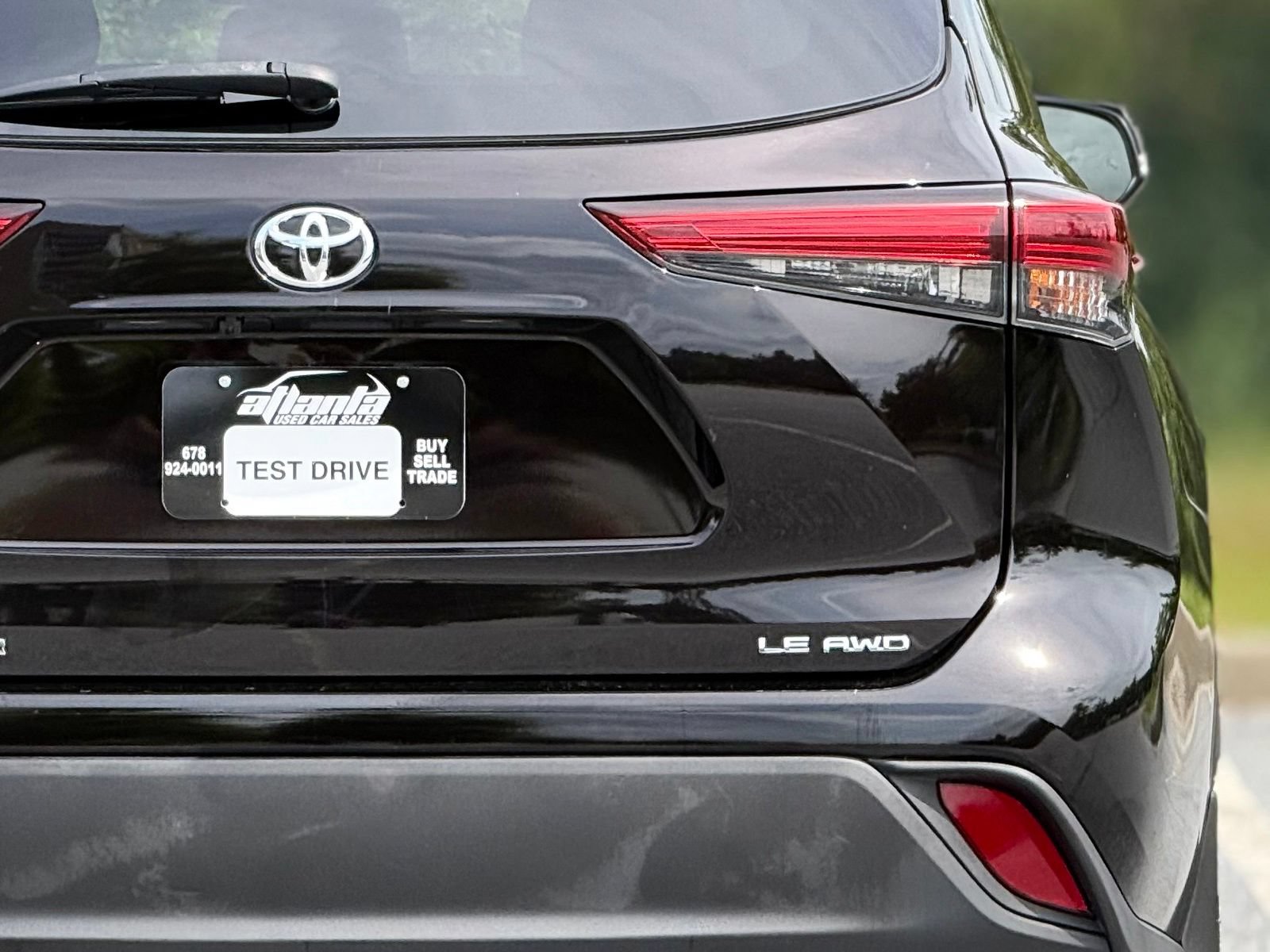 Used 2020 Toyota Highlander LE AWD/4WD image 17