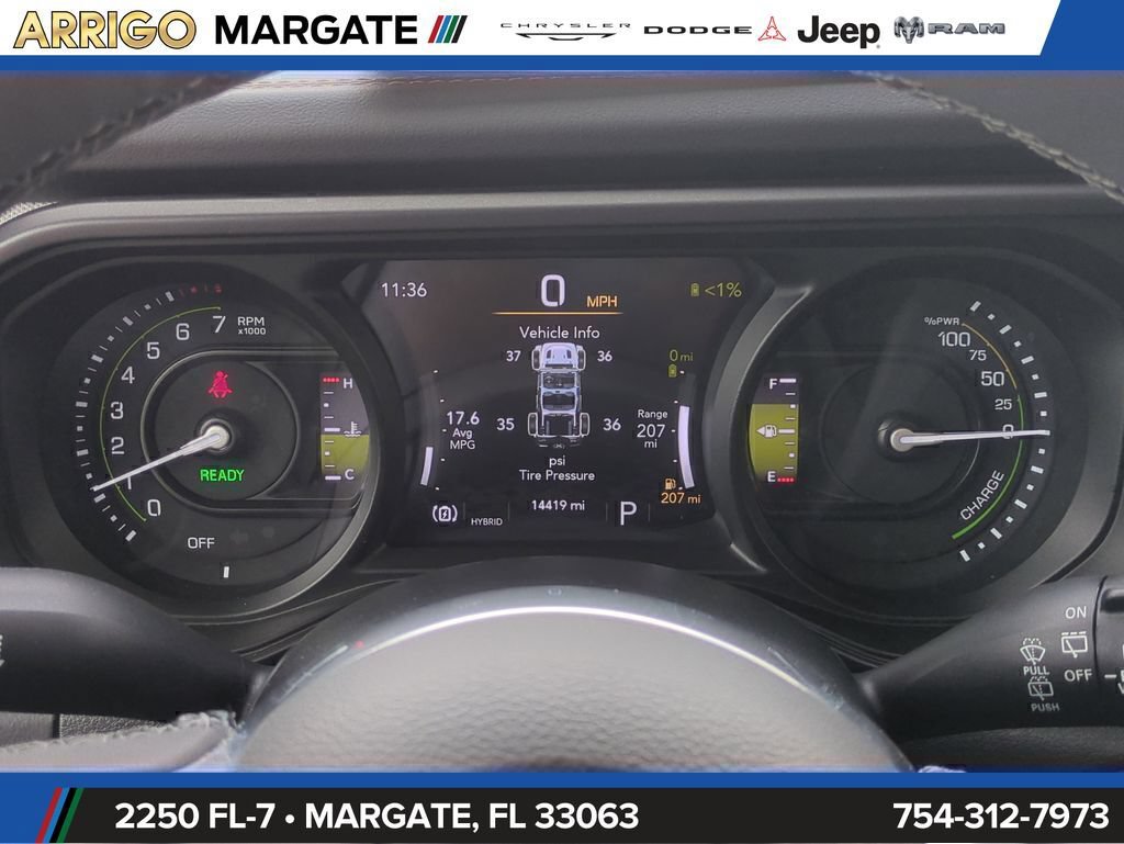 Used 2025 Jeep Wrangler Unlimited Sahara AWD/4WD image 27
