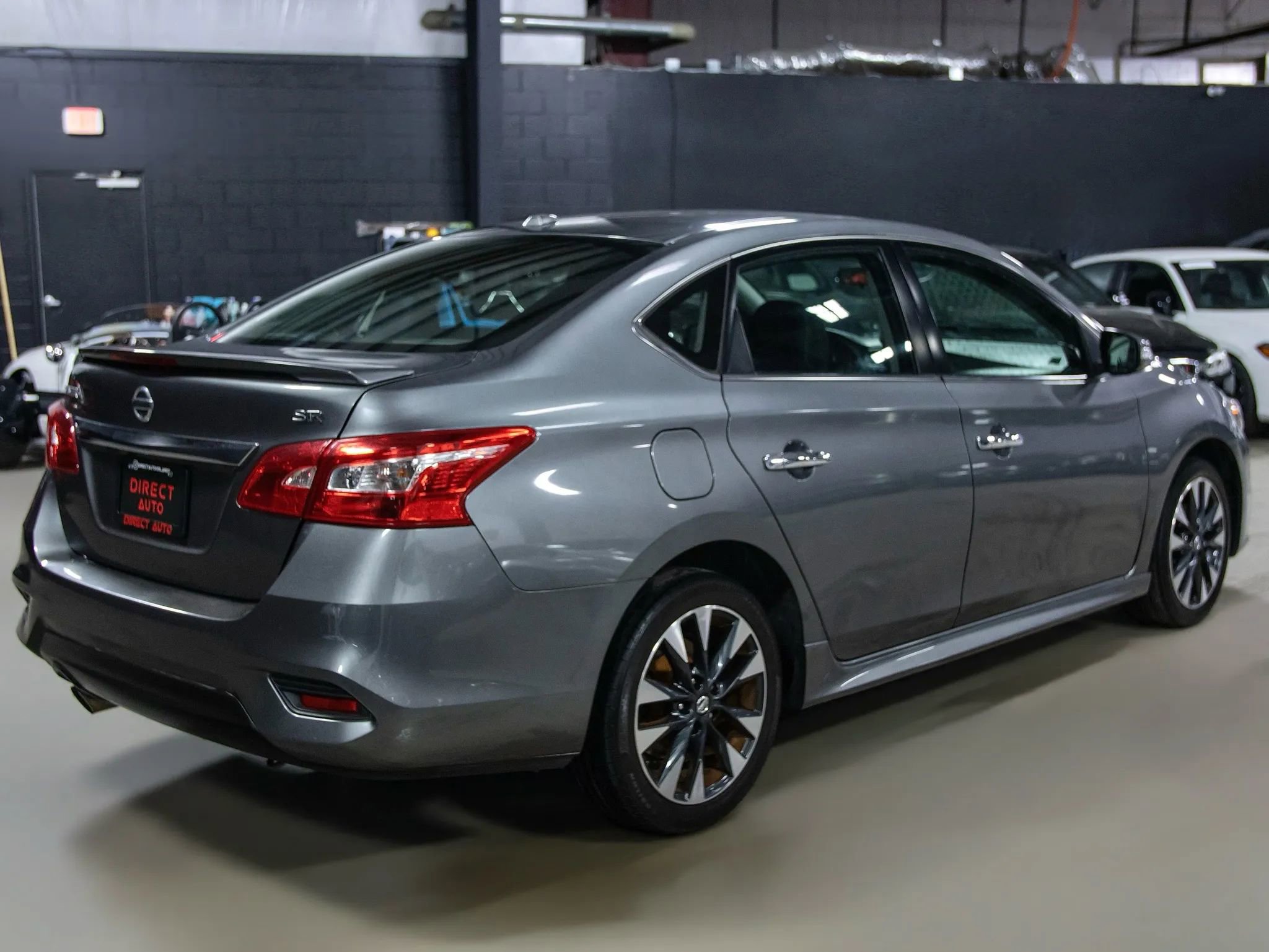 Used 2019 Nissan Sentra SR FWD image 9