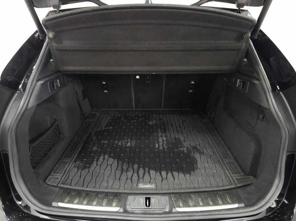 Used 2022 Jaguar F-PACE S image 6