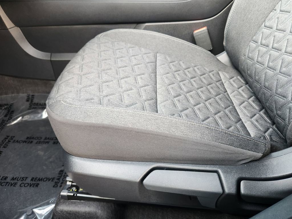 Certified 2025 Nissan Kicks SV image 8