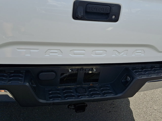 Used 2017 Toyota Tacoma SR5 AWD/4WD image 32