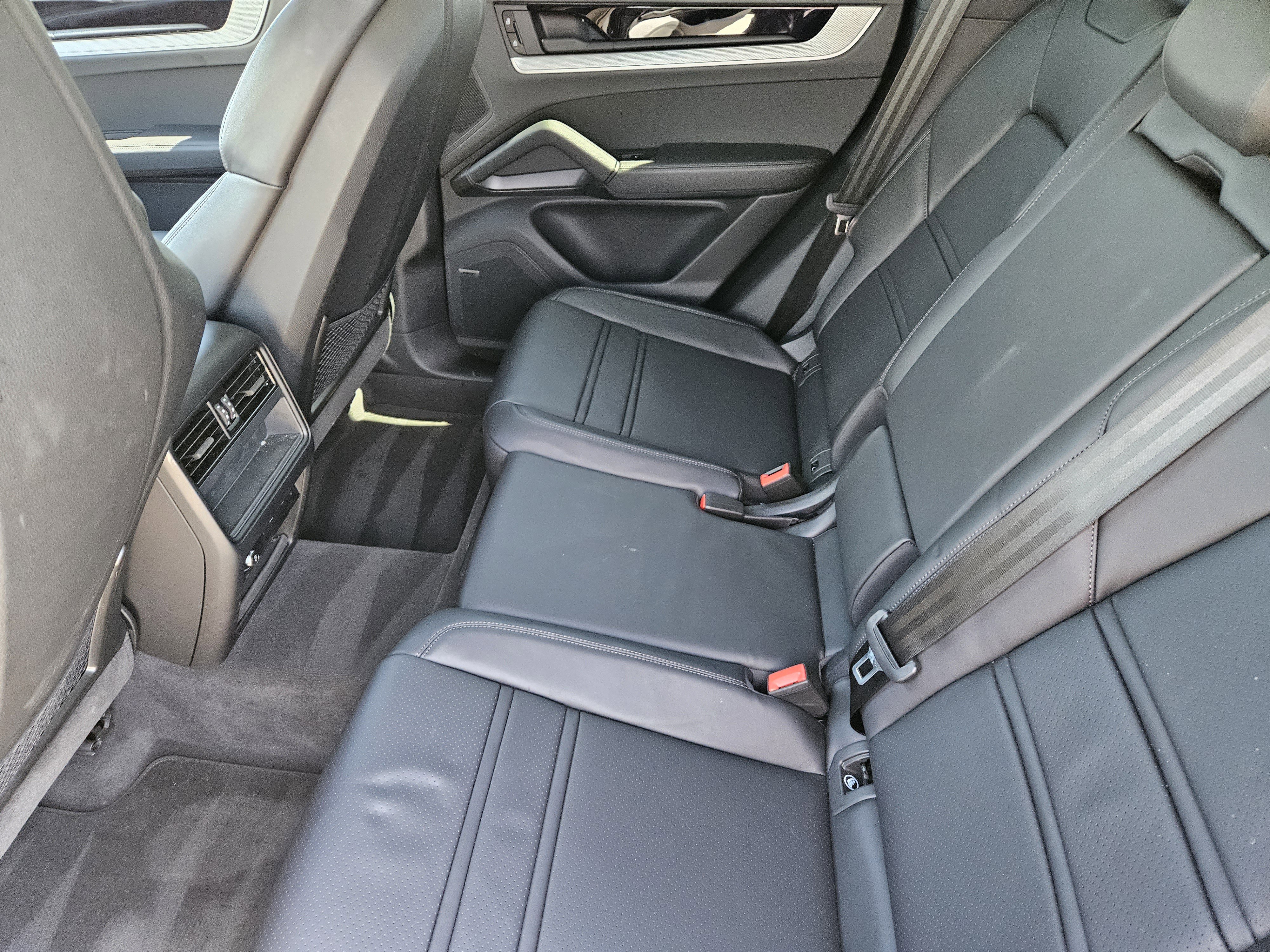 Used 2026 Porsche Cayenne image 28