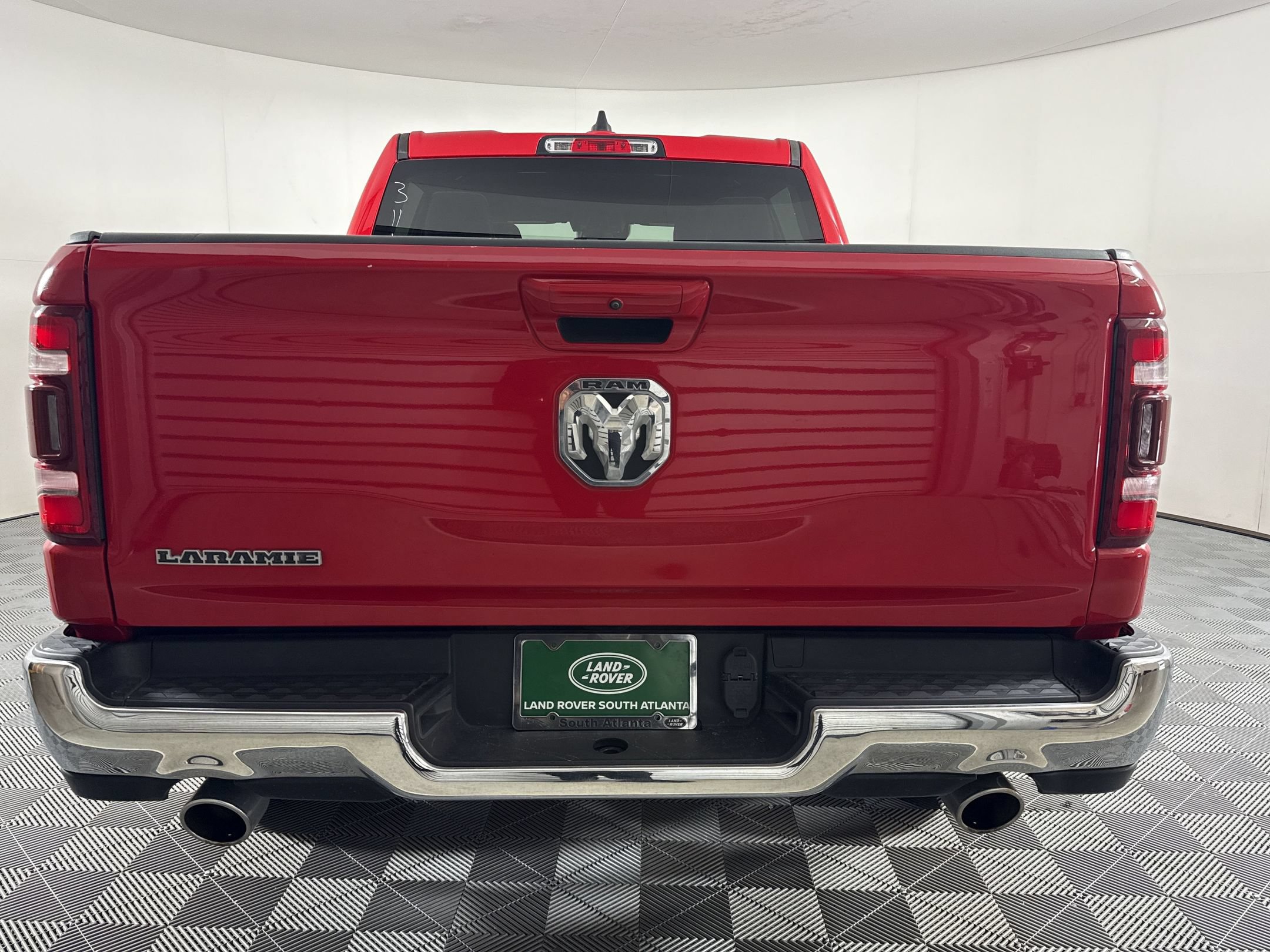 Used 2024 RAM 1500 Laramie RWD image 10