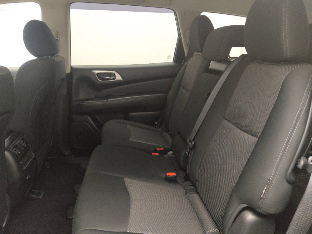 Used 2020 Nissan Pathfinder S image 18