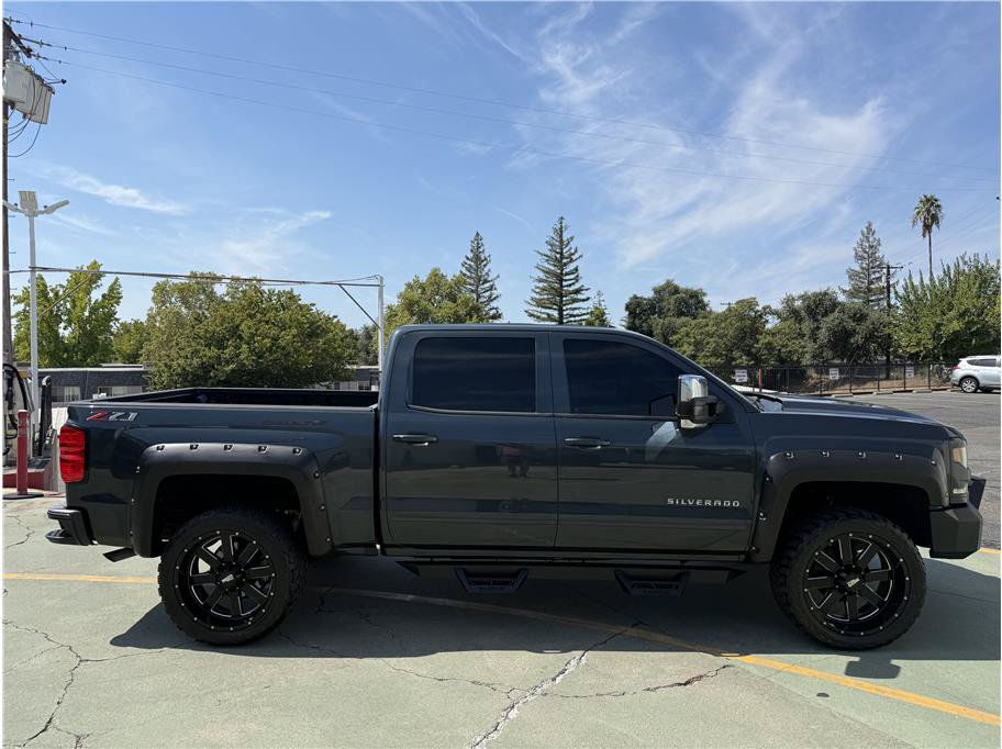 Used 2018 Chevrolet Silverado 1500 LT w/ All Star Edition AWD/4WD image 5