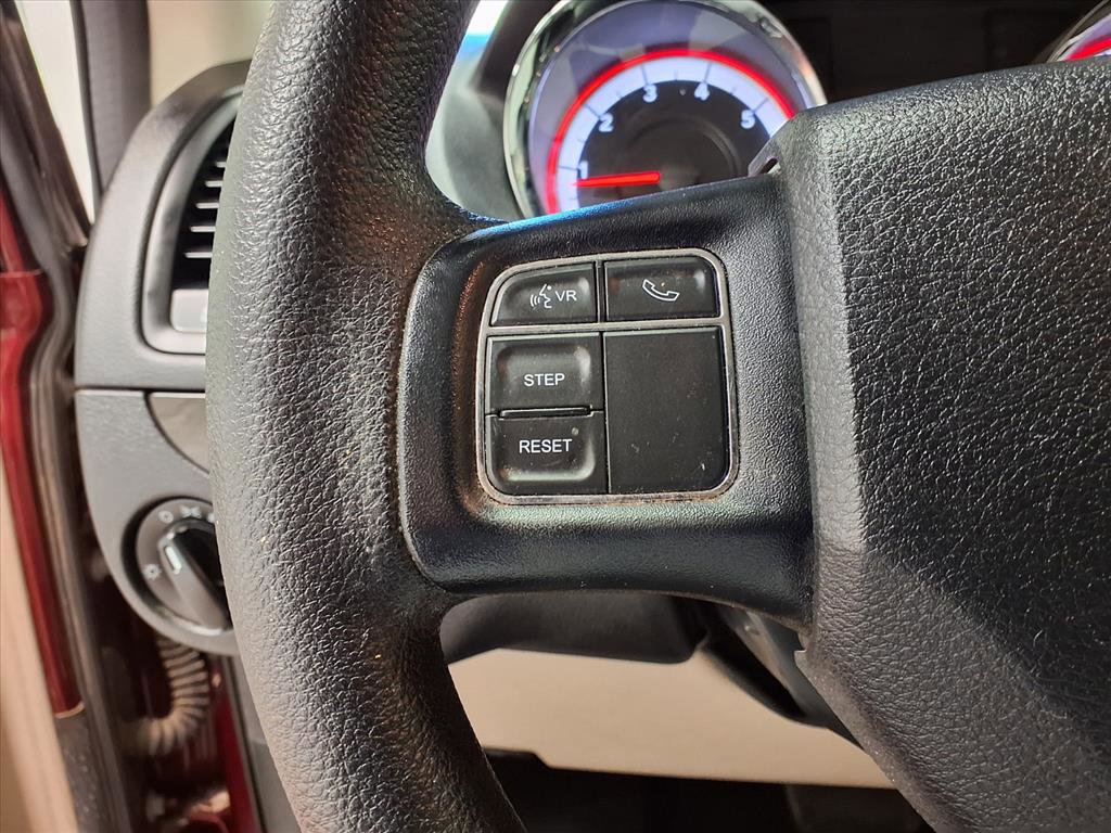 Used 2020 Dodge Grand Caravan SE w/ UConnect Hands-Free Group image 17