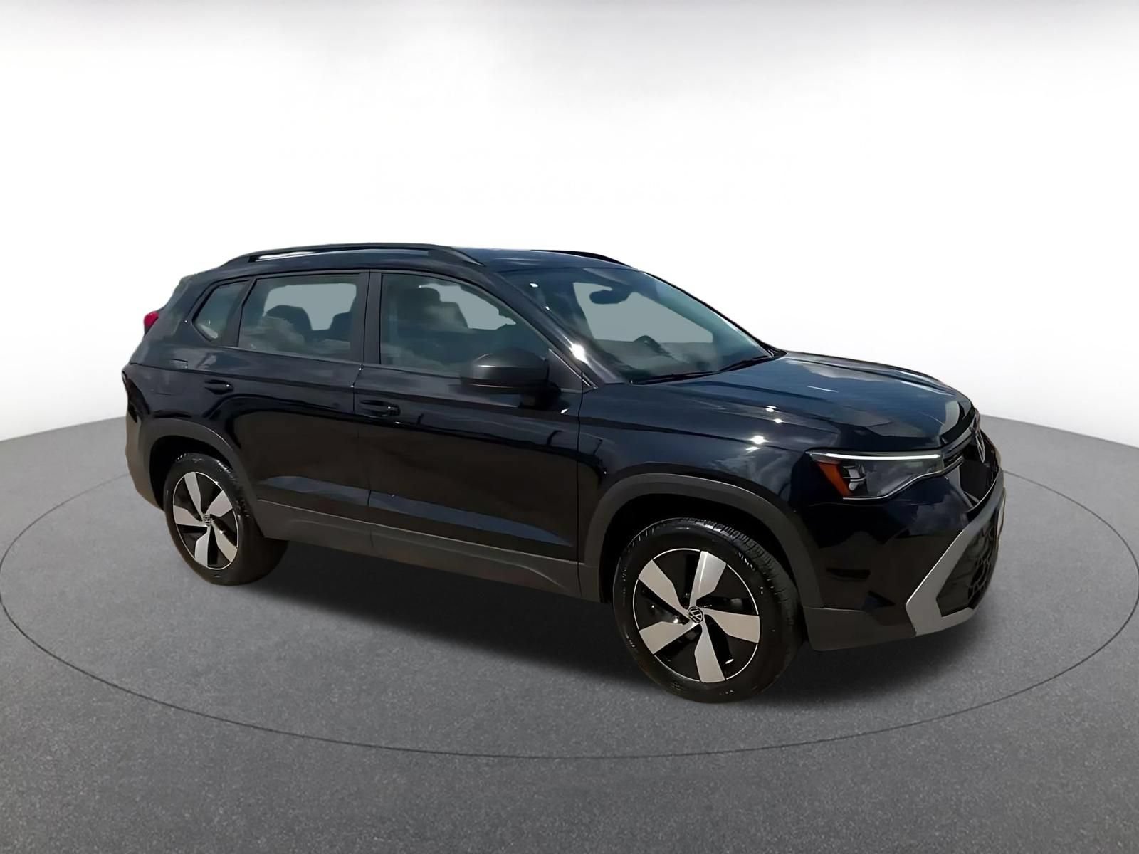 Used 2026 Volkswagen Taos S AWD/4WD image 2