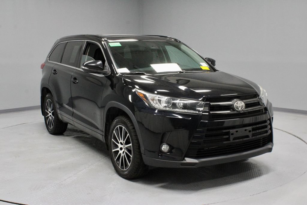 Used 2018 Toyota Highlander SE