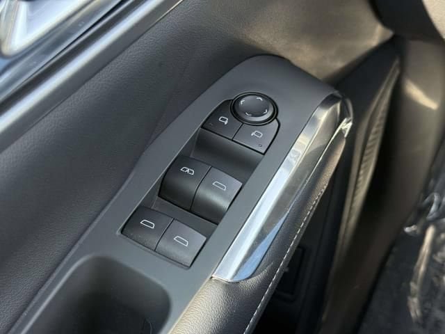 Used 2026 Chevrolet Traverse LT AWD/4WD image 19